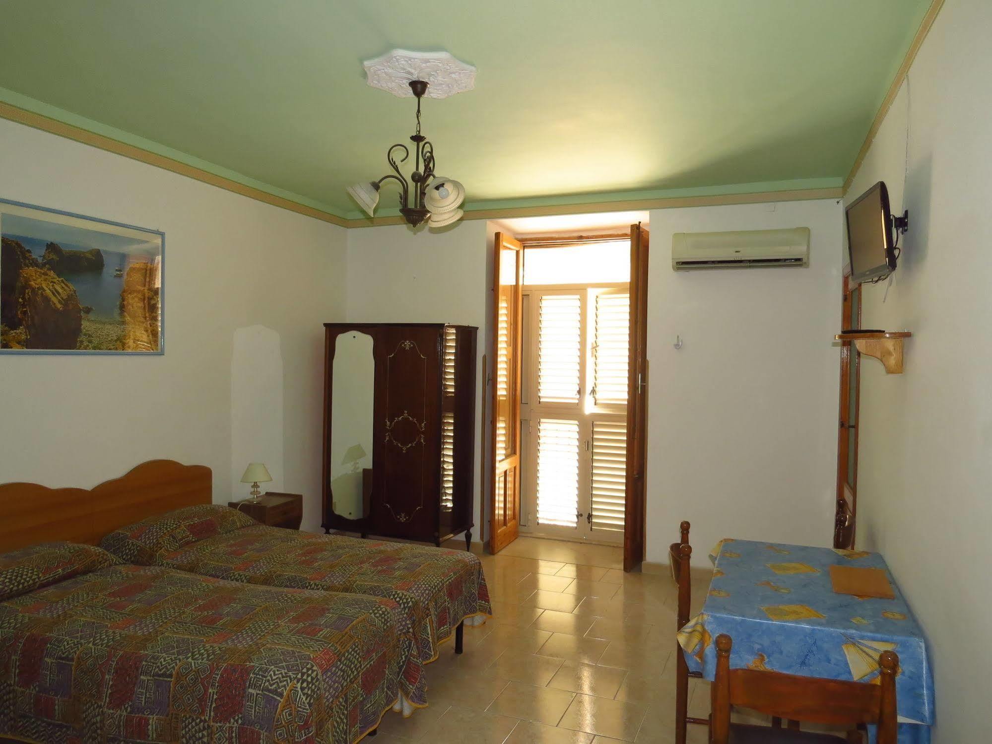 Casa Vittorio B&B Lipari  Eksteriør billede